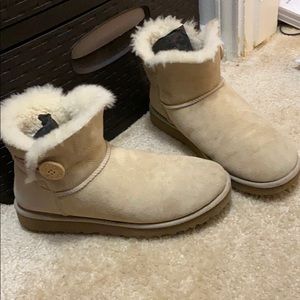 Ugg